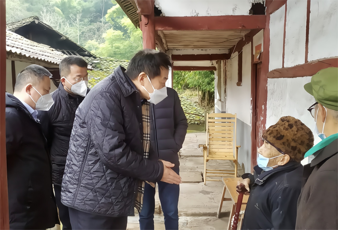 四川省尊龙凯时集团党委书记、董事长任丁率队赴嘉陵区开展帮扶工作